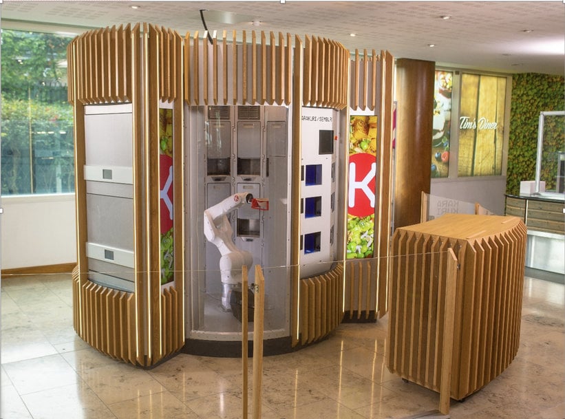 Wenn der Roboter die Reisschüssel füllt